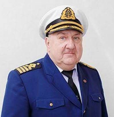Капитан теплохода «Александр Суворов» Буренков Игорь Алексеевич